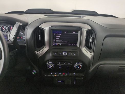 Used 2024 Chevrolet Silverado 1500 Custom Trail Boss AWD/4WD image 18