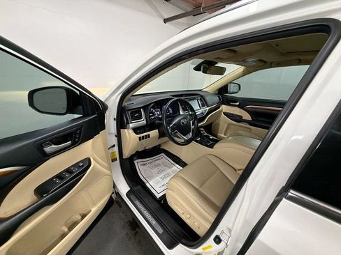 Used 2017 Toyota Highlander Limited FWD image 10