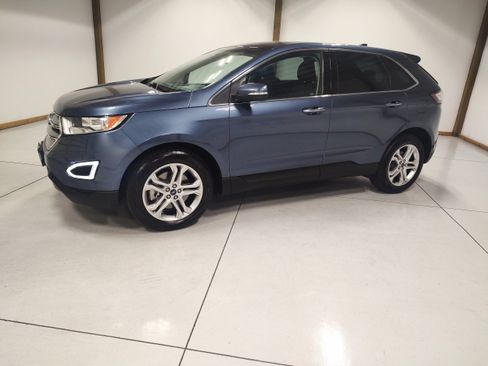 Used 2018 Ford Edge Titanium w/ Technology Package AWD/4WD image 4