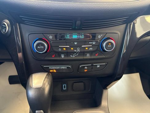 Used 2017 Ford Escape Titanium AWD/4WD image 23