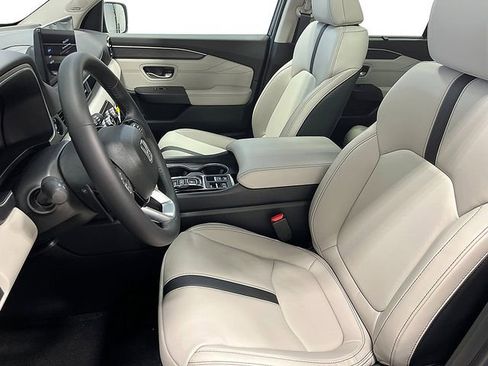 New 2026 Honda Pilot Touring image 12