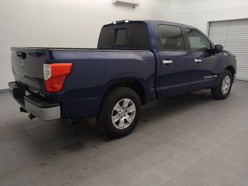 Used 2019 Nissan Titan SV image 10
