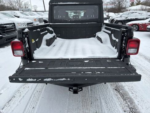 Used 2023 Jeep Gladiator Sport image 21