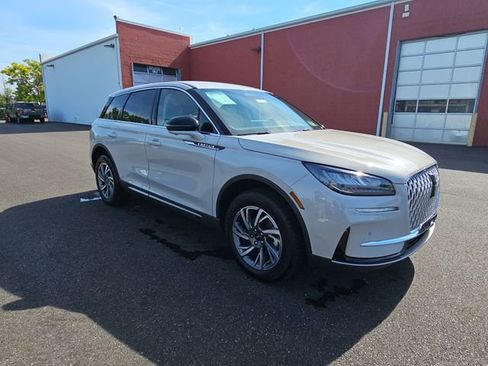 Used 2024 Lincoln Corsair AWD w/ Equipment Group 101A image 10