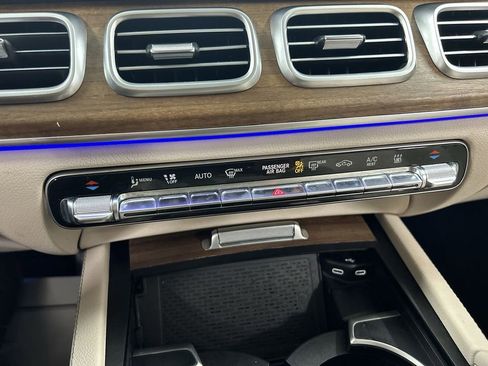 Used 2024 Mercedes-Benz GLE 450e 4MATIC image 17