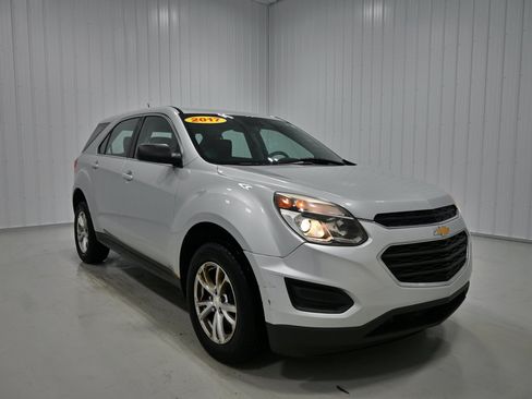 Used 2017 Chevrolet Equinox LS AWD/4WD image 3