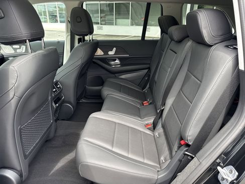 New 2026 Mercedes-Benz GLS 450 4MATIC image 12