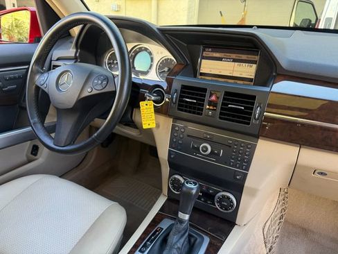 Used 2011 Mercedes-Benz GLK 350 4MATIC image 28