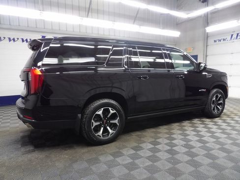 Used 2025 GMC Yukon XL AT4 AWD/4WD image 4