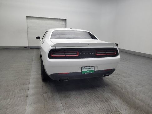 Used 2019 Dodge Challenger SXT RWD image 6