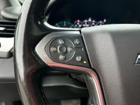 Used 2018 Chevrolet Suburban Premier image 16