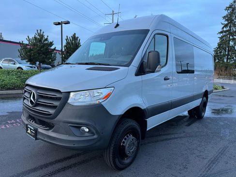 Used 2021 Mercedes-Benz Sprinter 3500 image 4