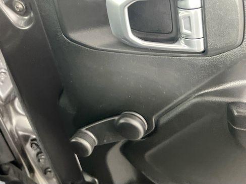 Used 2022 Jeep Wrangler Unlimited Sport AWD/4WD image 32
