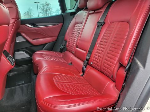 Used 2019 Maserati Levante GTS image 11