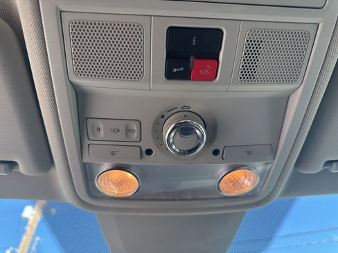 Used 2017 Volkswagen Passat 1.8T SEL Premium image 13