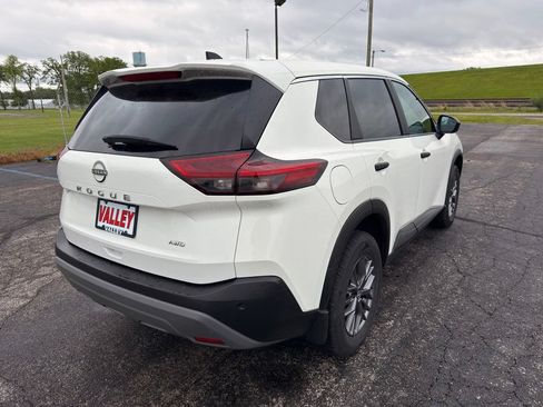 Used 2023 Nissan Rogue S AWD/4WD image 7