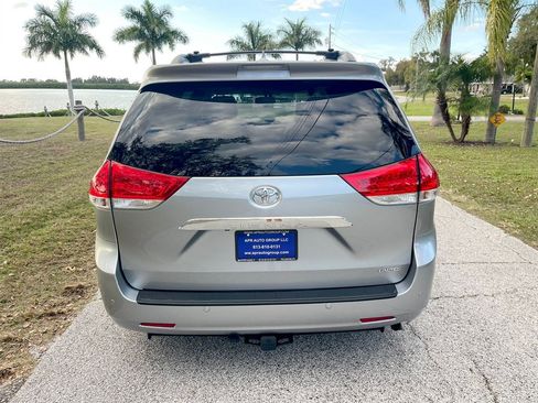 Used 2013 Toyota Sienna Limited image 17