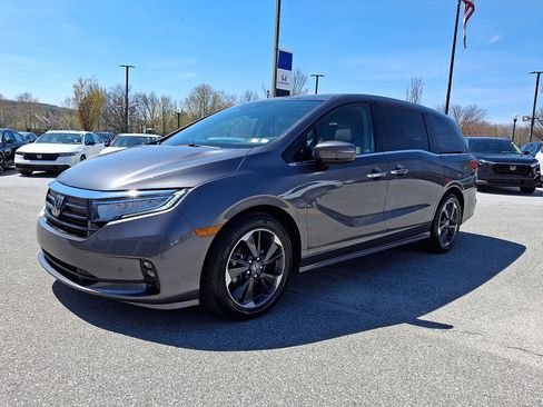 Used 2024 Honda Odyssey Elite image 3