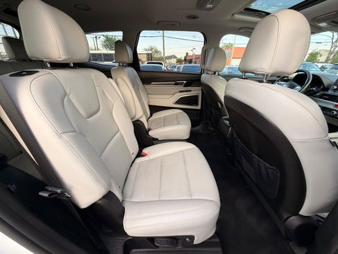 Used 2020 Kia Telluride S AWD/4WD image 29