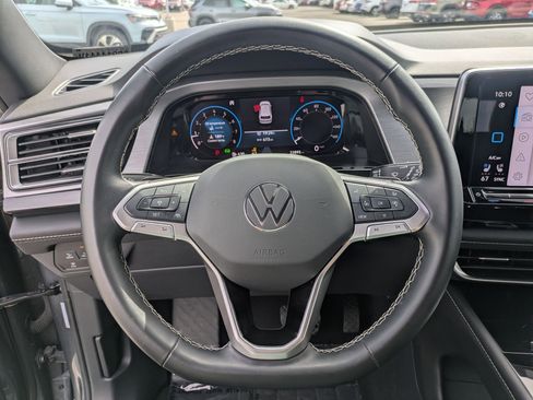 Certified 2025 Volkswagen Atlas Cross Sport SE AWD/4WD image 19
