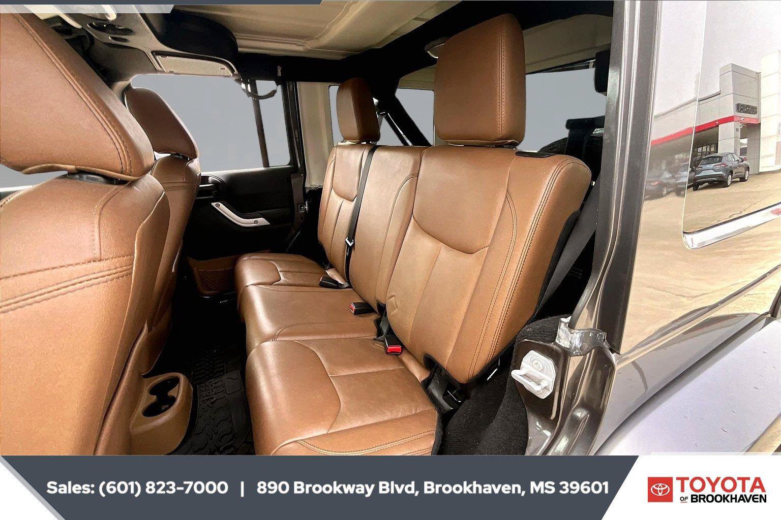 Used 2016 Jeep Wrangler Unlimited Sahara AWD/4WD image 18