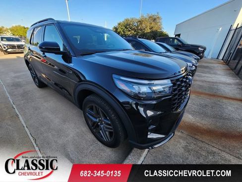 Used 2025 Ford Explorer ST-Line w/ ST-Line Street Pack AWD/4WD image 1