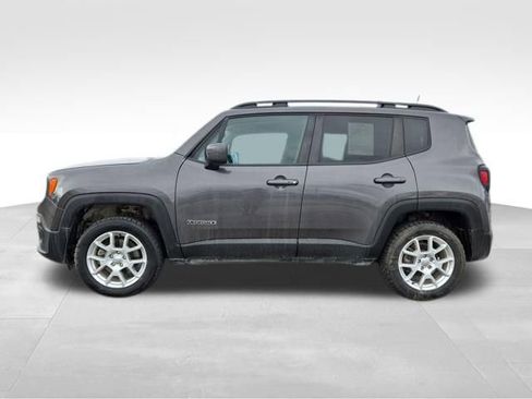 Used 2018 Jeep Renegade Latitude w/ Cold Weather Group image 9