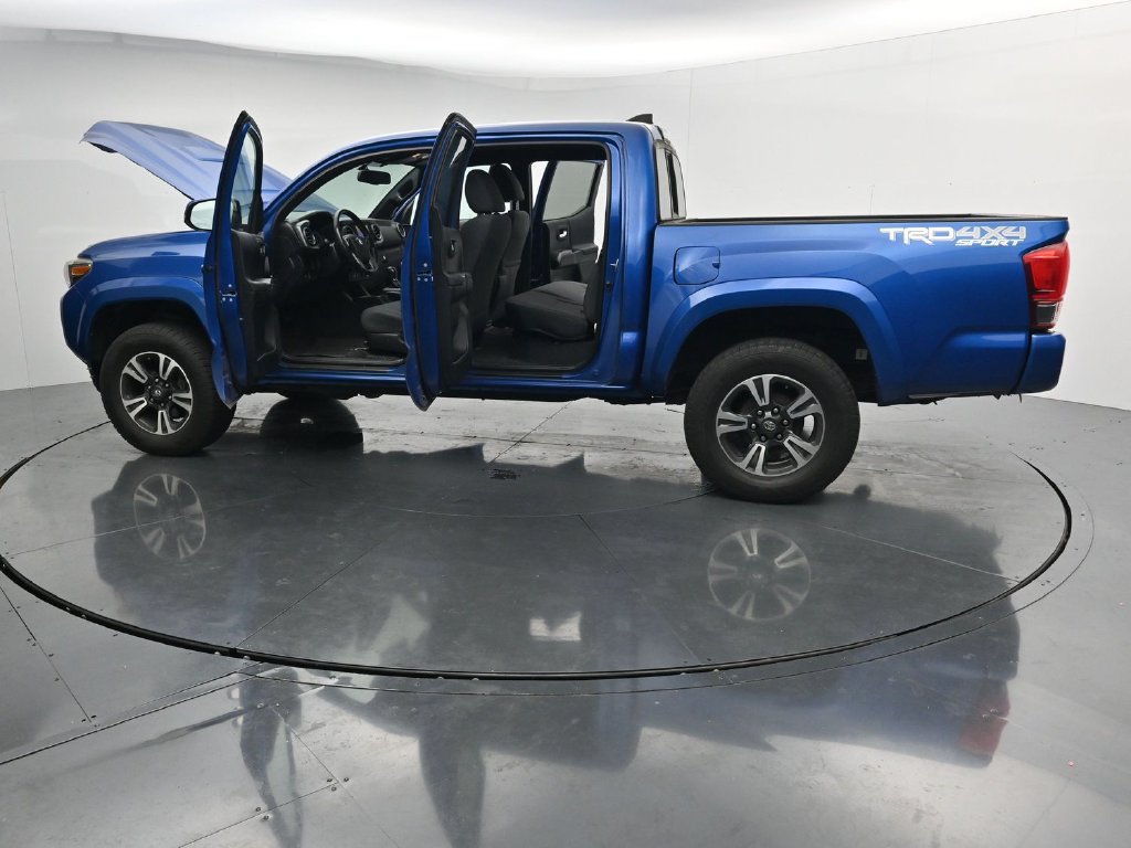 Used 2016 Toyota Tacoma TRD Sport w/ Towing Package AWD/4WD image 28