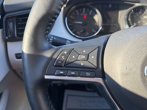 Used 2022 Nissan Rogue Sport SL image 18
