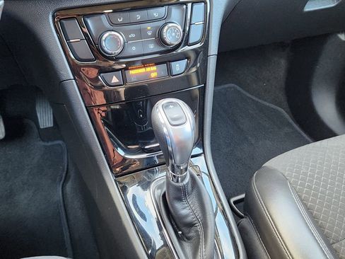 Used 2022 Buick Encore Preferred w/ Safety Package image 21