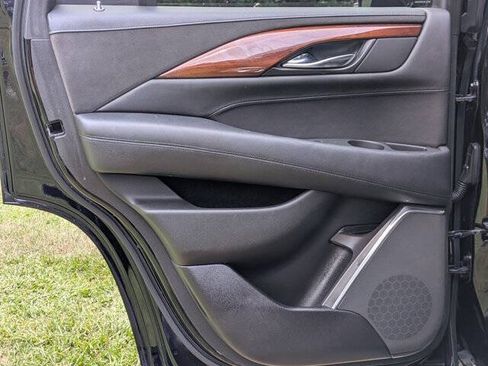 Used 2016 Cadillac Escalade Premium AWD/4WD image 30