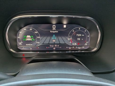 Used 2022 GMC Yukon AT4 AWD/4WD image 16