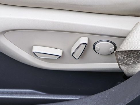 Used 2017 Lincoln MKX Reserve image 24