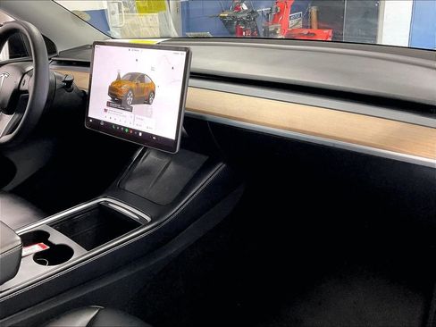 Used 2024 Tesla Model Y Long Range AWD/4WD image 14