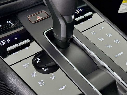 New 2025 Porsche Macan image 22