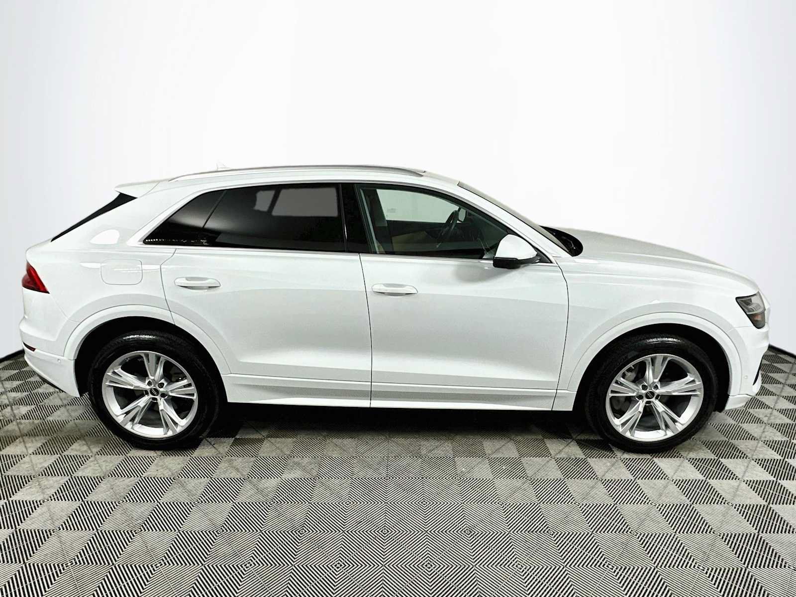 Certified 2023 Audi Q8 Premium w/ Convenience Package AWD/4WD image 8