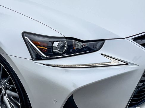 Used 2018 Lexus IS 300 image 7