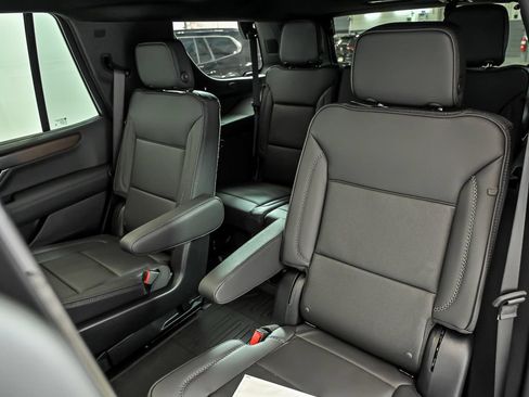 New 2026 GMC Yukon Denali w/ Denali Reserve Package AWD/4WD image 11