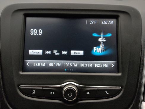 Used 2017 Chevrolet Malibu LT FWD image 25