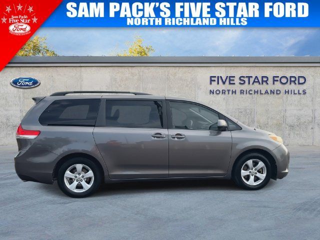 Used 2012 Toyota Sienna LE FWD image 10