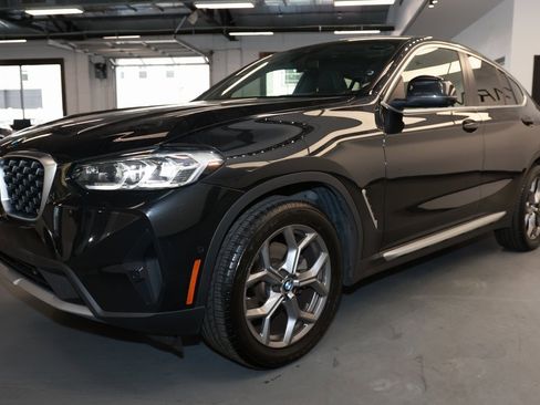 Used 2025 BMW X4 xDrive30i image 3