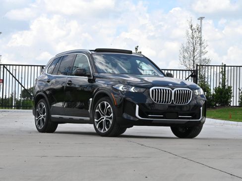 Certified 2026 BMW X5 xDrive40i AWD/4WD image 2