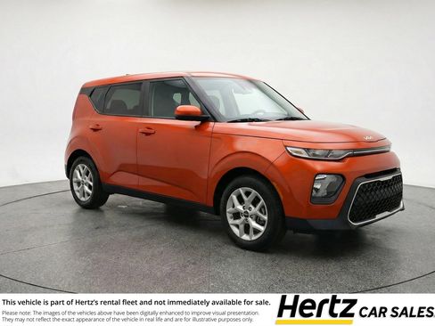 Used 2025 Kia Soul LX w/ LX Technology Package FWD image 1