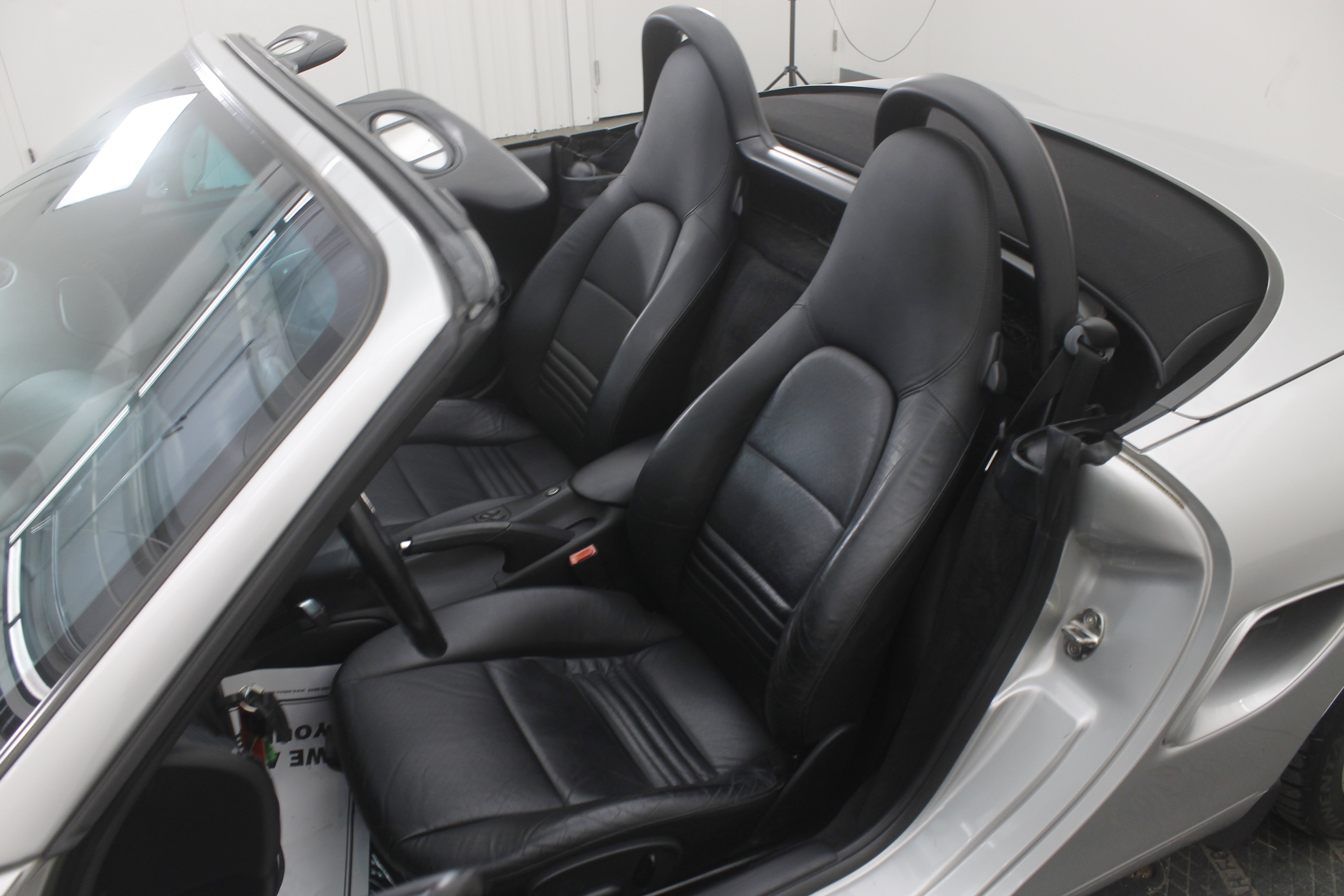 Used 2002 Porsche Boxster RWD image 11
