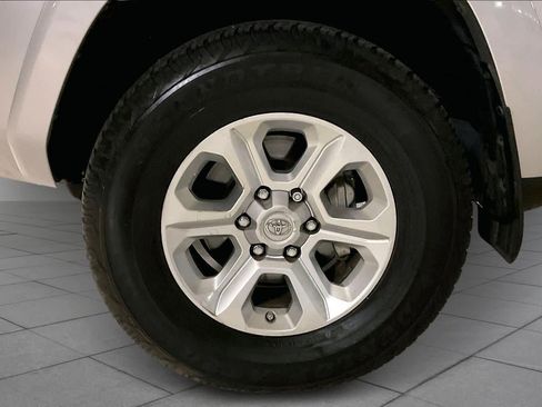 Used 2019 Toyota 4Runner TRD Off-Road Premium image 10