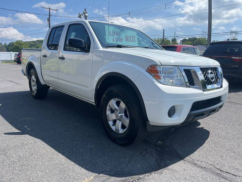 Used 2013 Nissan Frontier SV AWD/4WD image 4