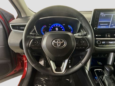Used 2022 Toyota Corolla Cross XLE FWD image 13