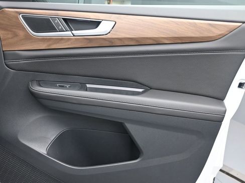New 2026 Volkswagen Atlas SE FWD image 28