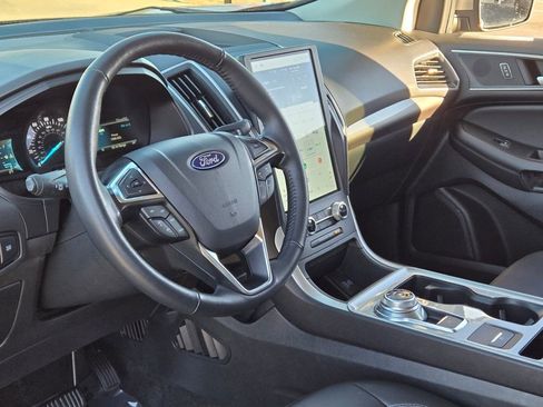 Used 2024 Ford Edge SEL image 11