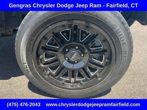Used 2018 Jeep Wrangler Unlimited Sahara AWD/4WD image 9